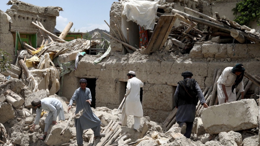 LHQ gấp rút cứu trợ nạn nhân động đất ở Afghanistan khi mùa đông đến gần